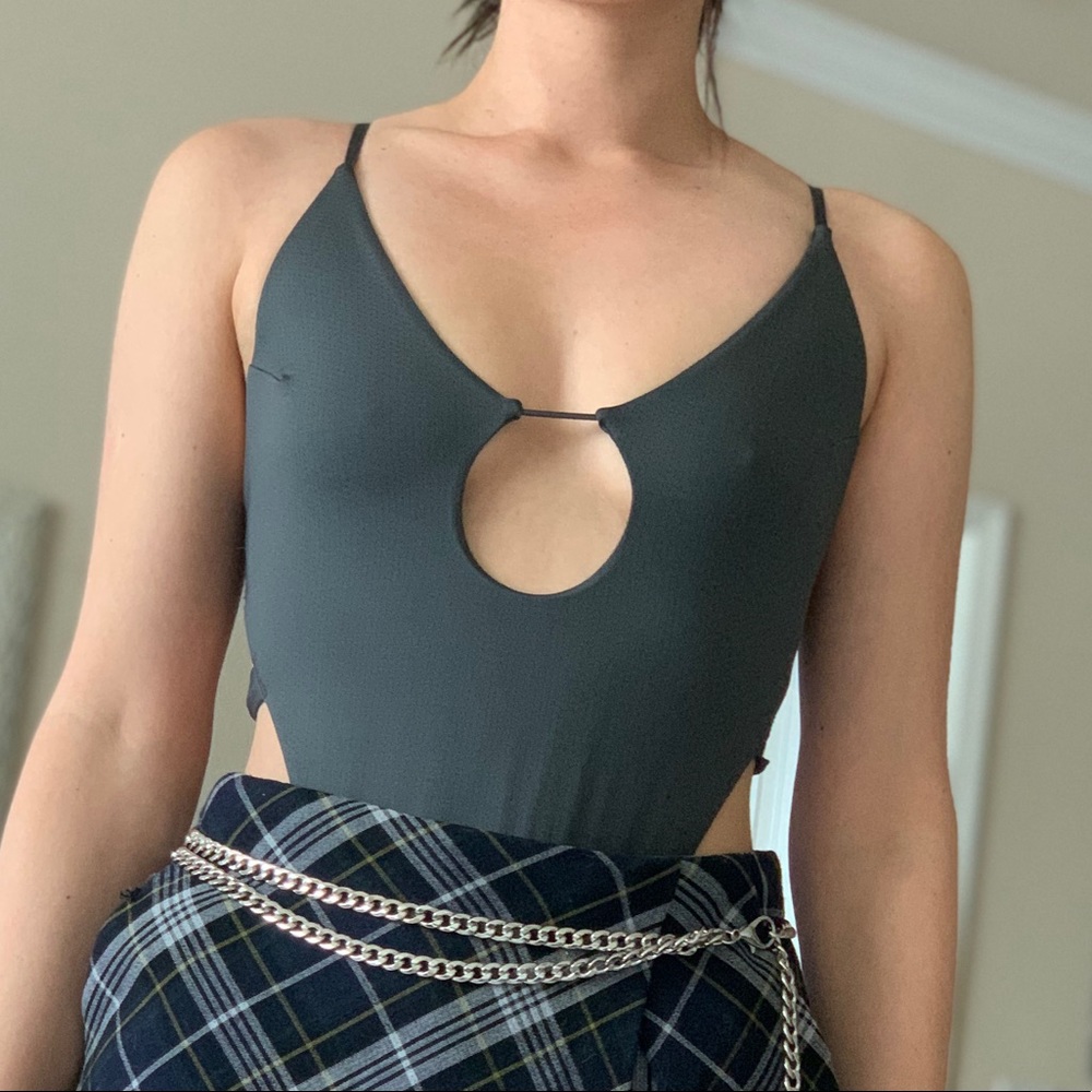 Small bodysuit